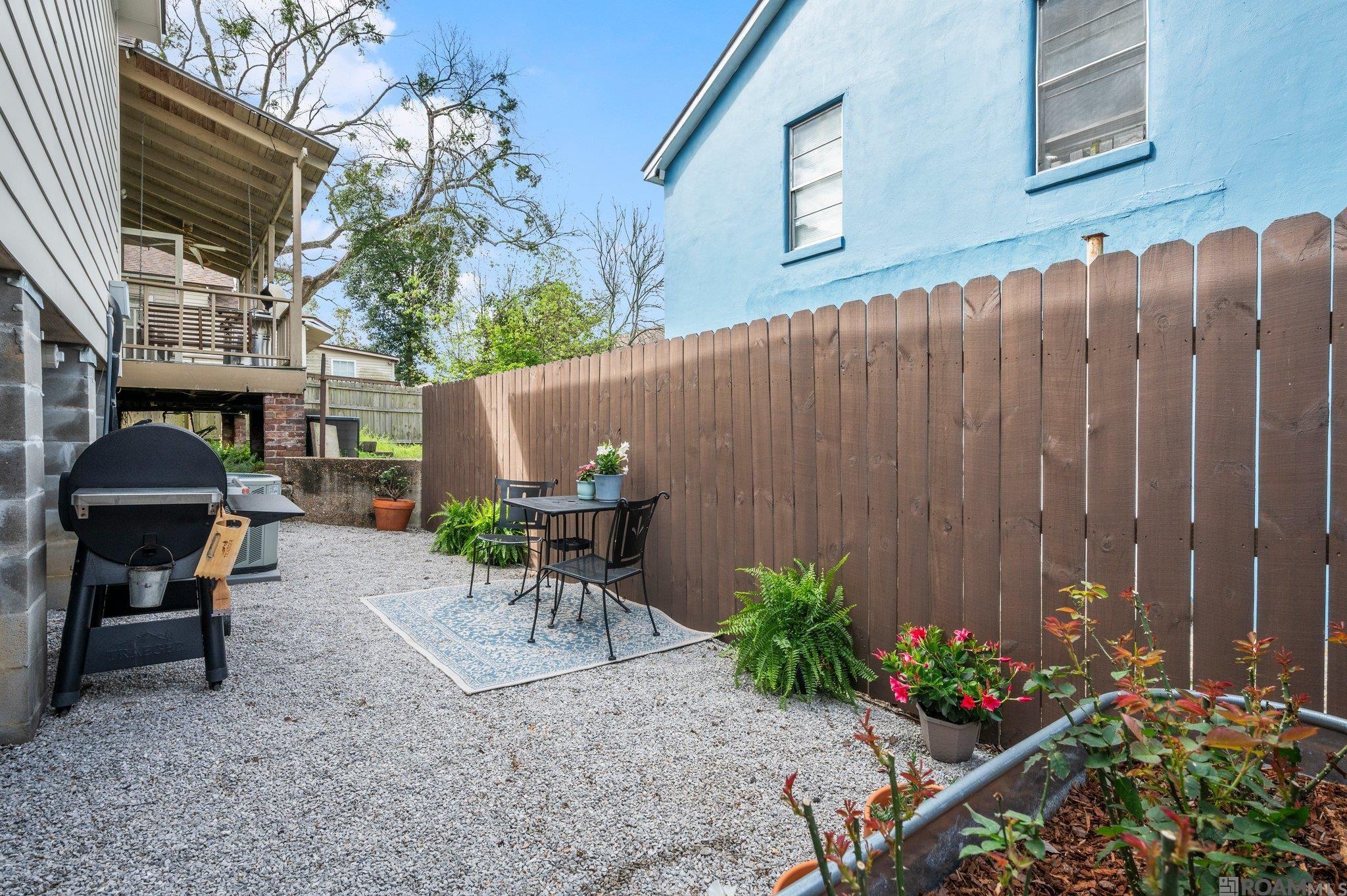 236 Maximillian St