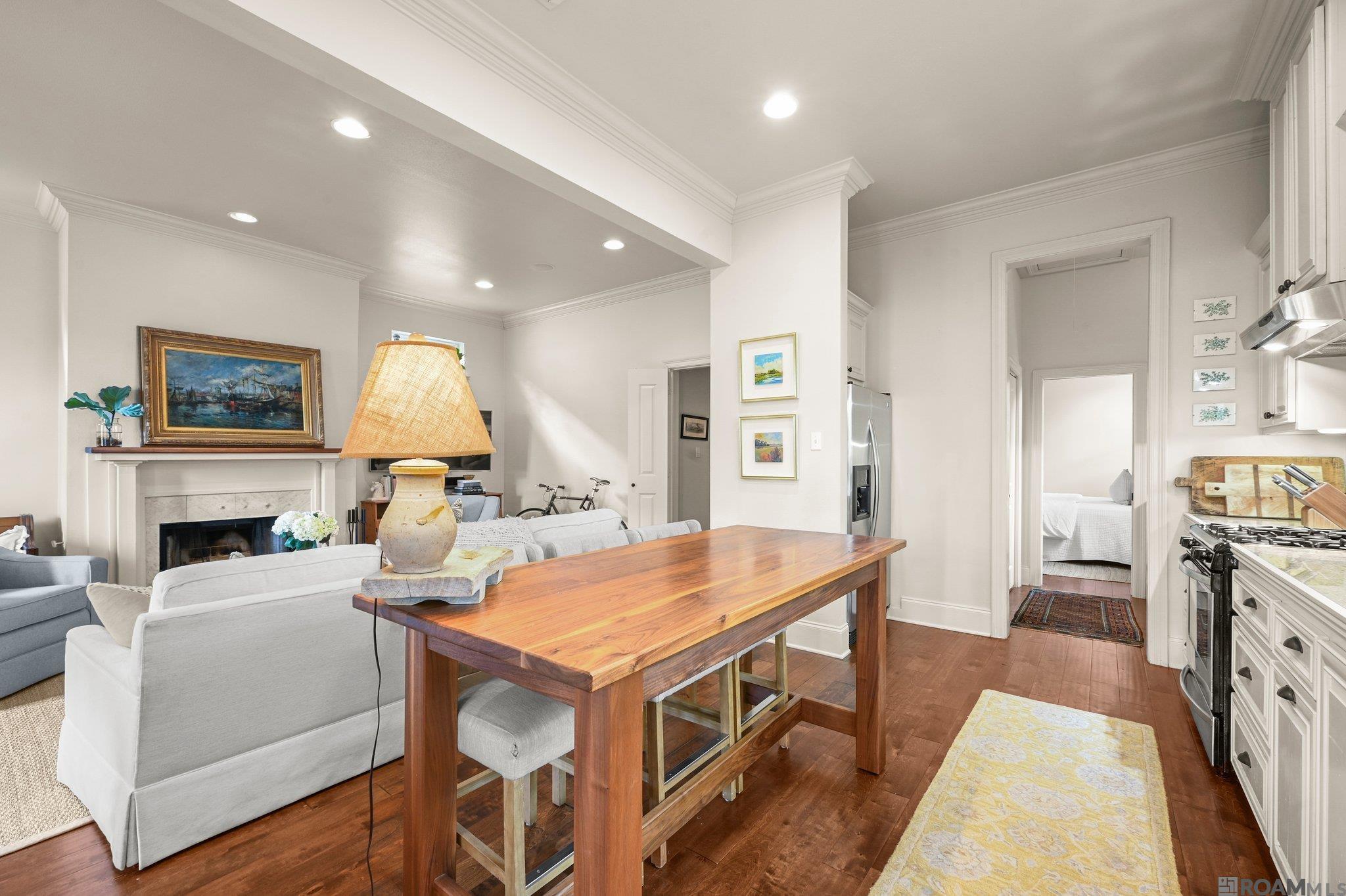 236 Maximillian St