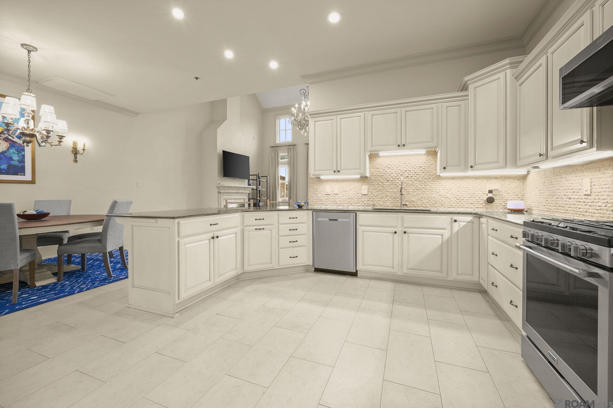 9327 Sculptor Ct