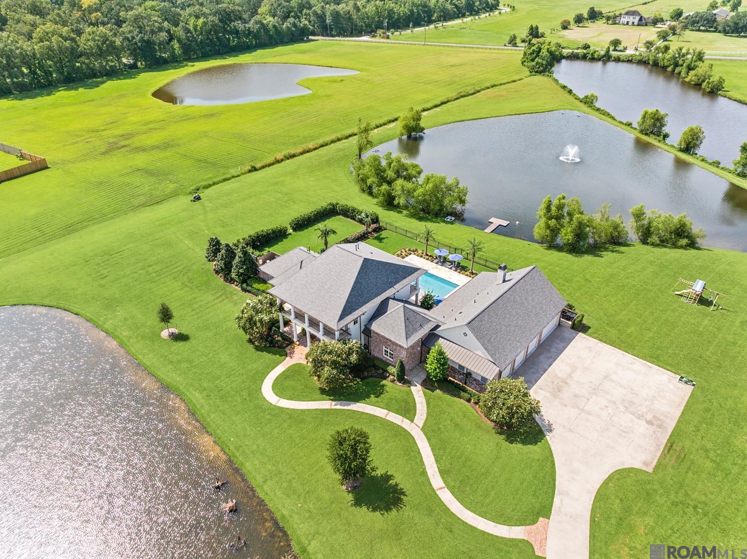 21910 Rabbit Run Dr