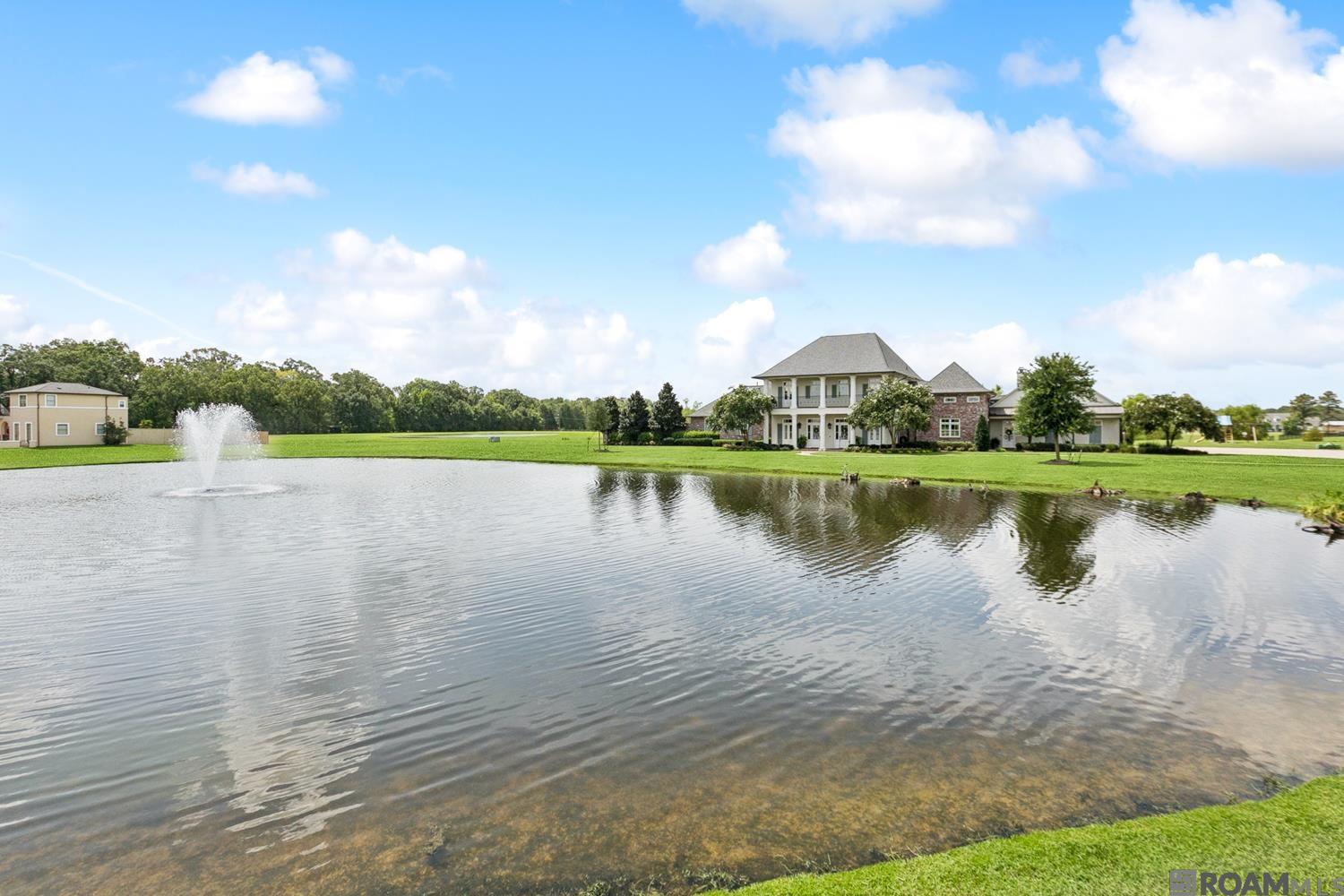21910 Rabbit Run Dr