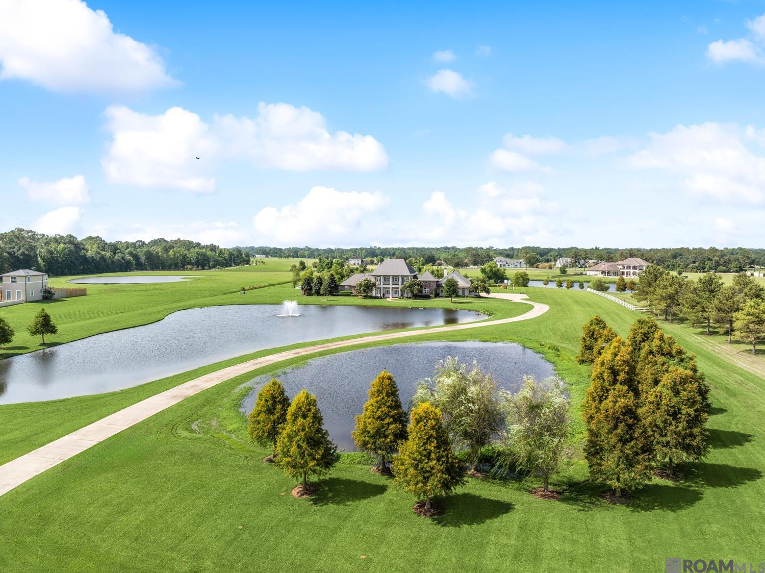 21910 Rabbit Run Dr