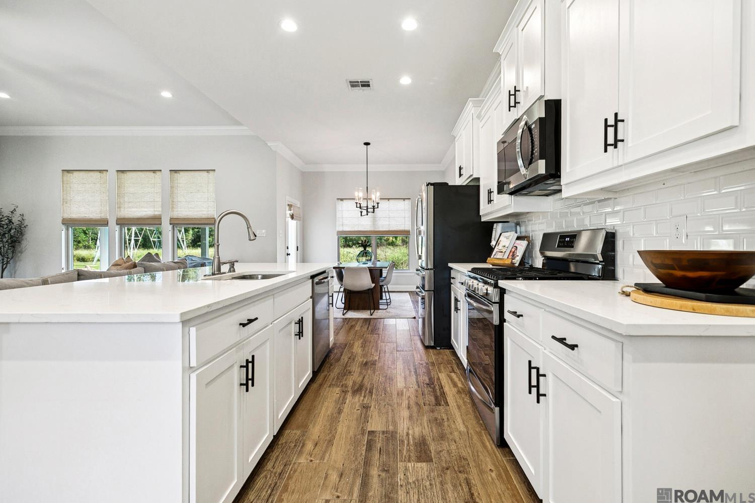1060 Lakehaven Dr