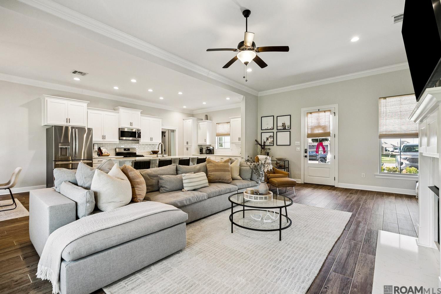 1060 Lakehaven Dr