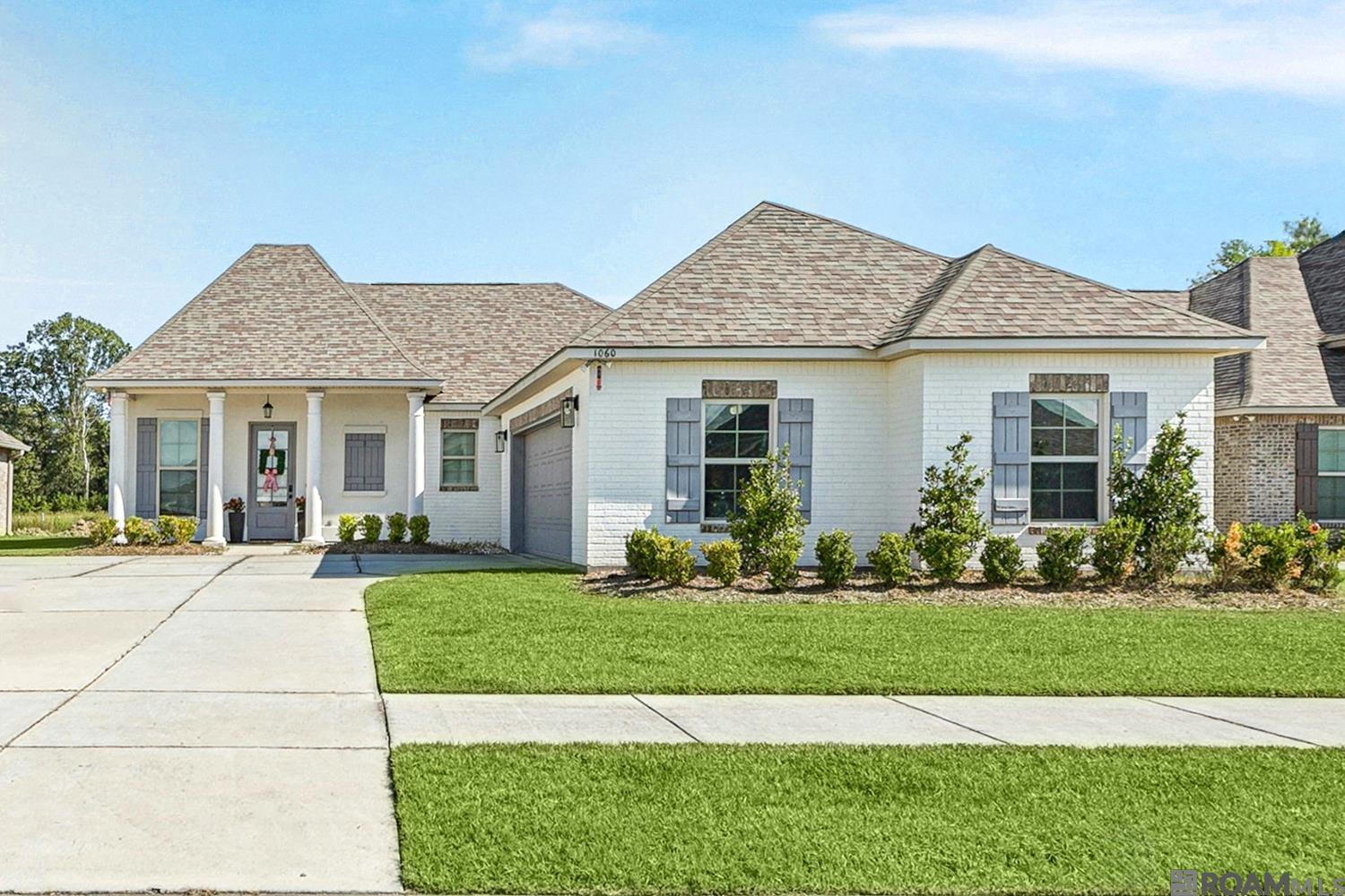1060 Lakehaven Dr