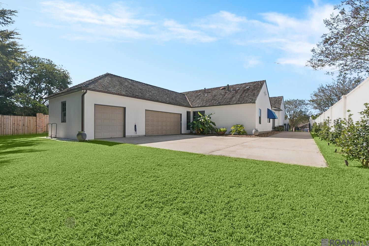 18467 E Village Way Dr