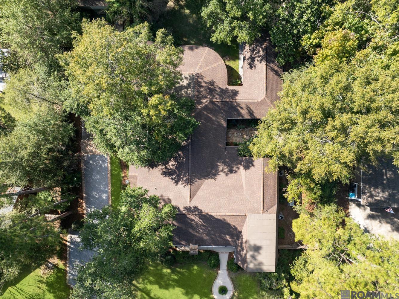 421 Pinecrest Dr