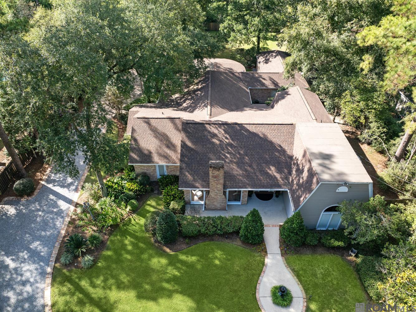 421 Pinecrest Dr