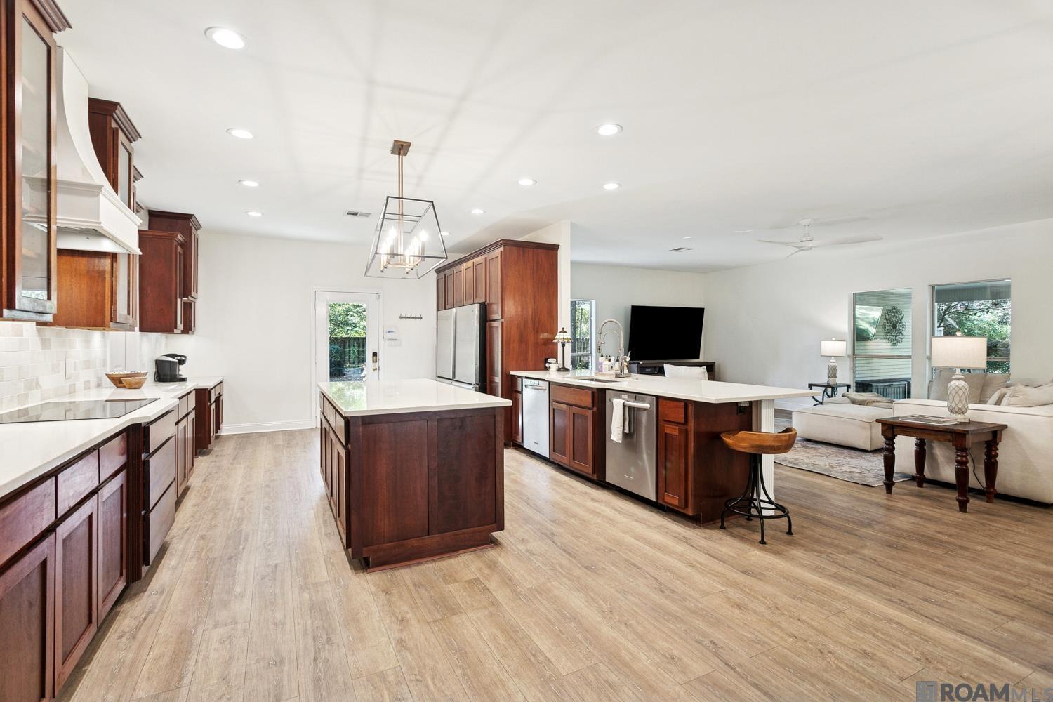 421 Pinecrest Dr