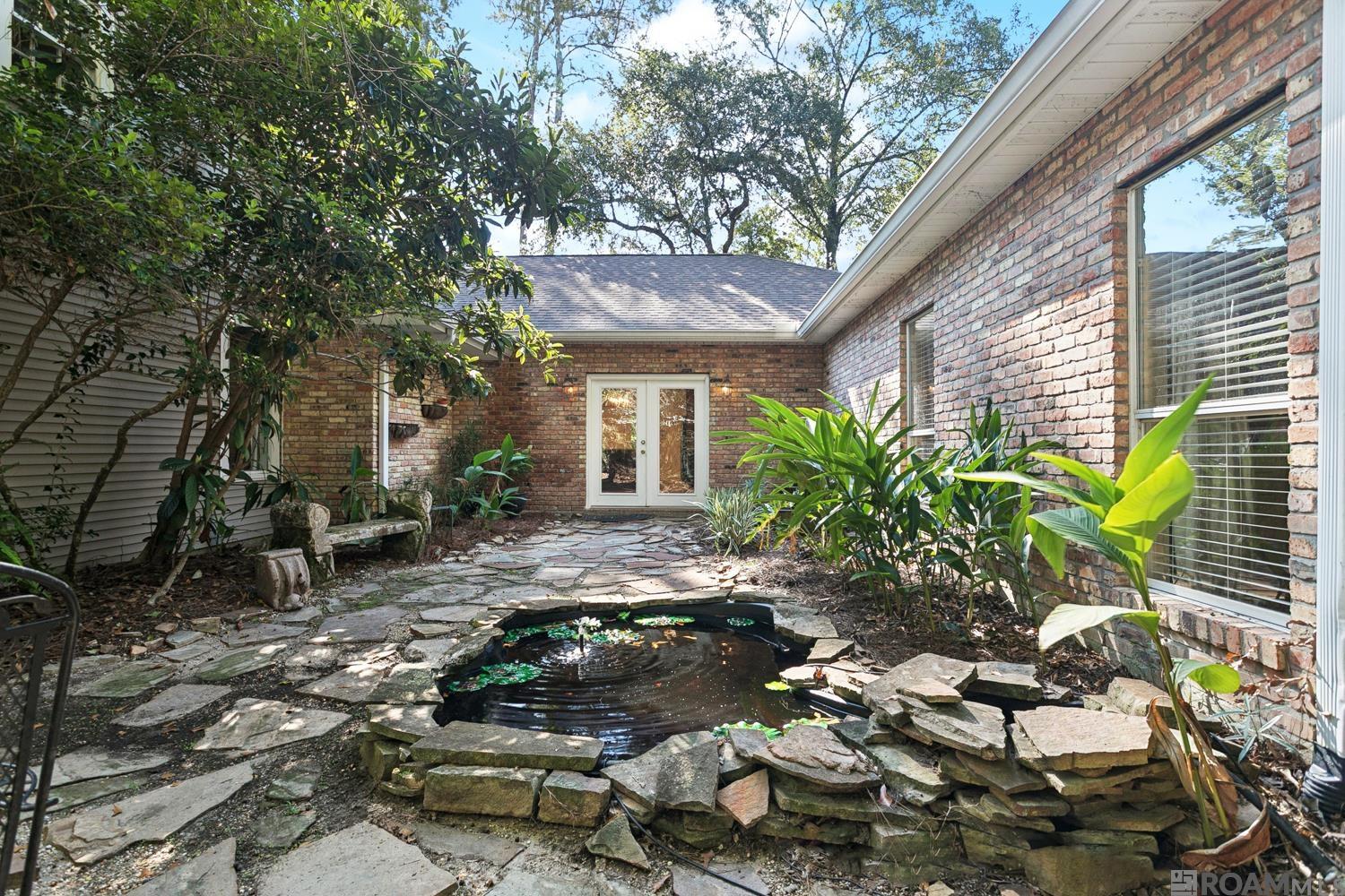 421 Pinecrest Dr