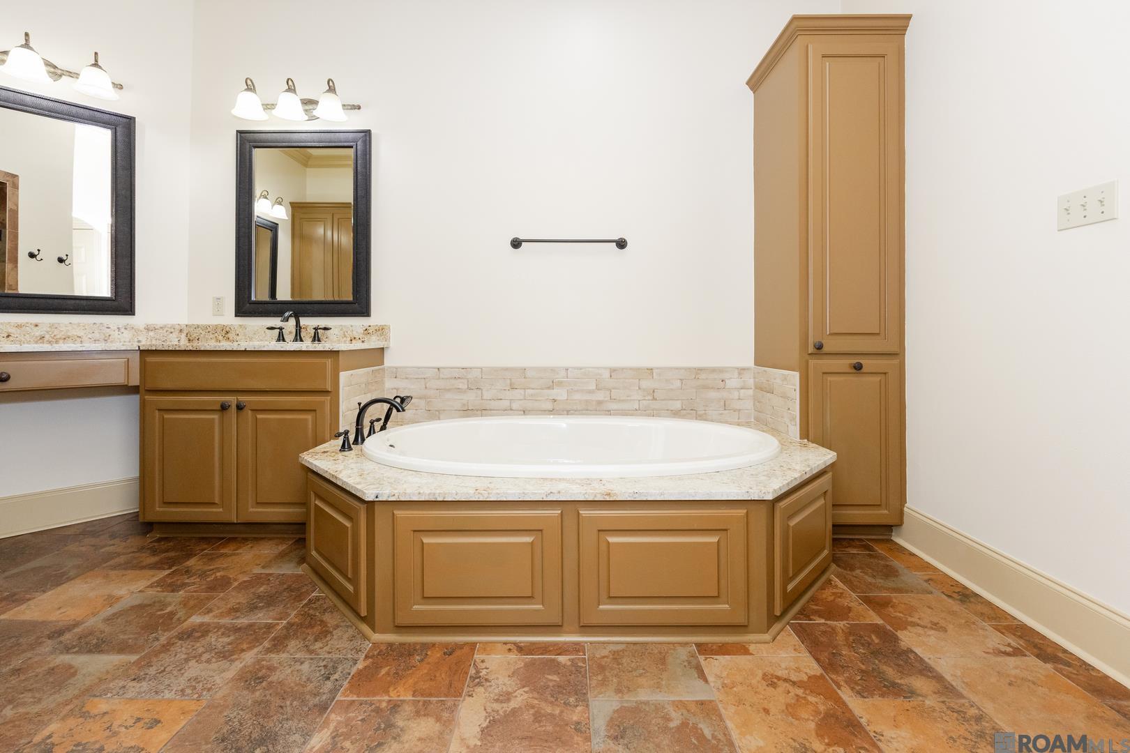 7938 Settlers Cir