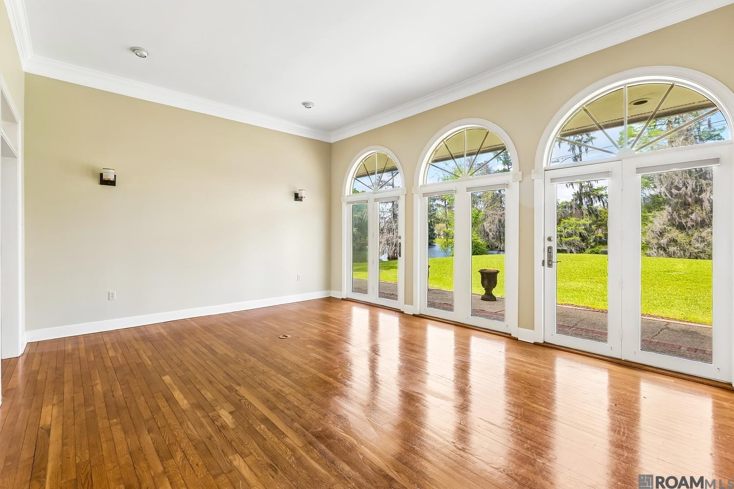 1342 Applewood Rd
