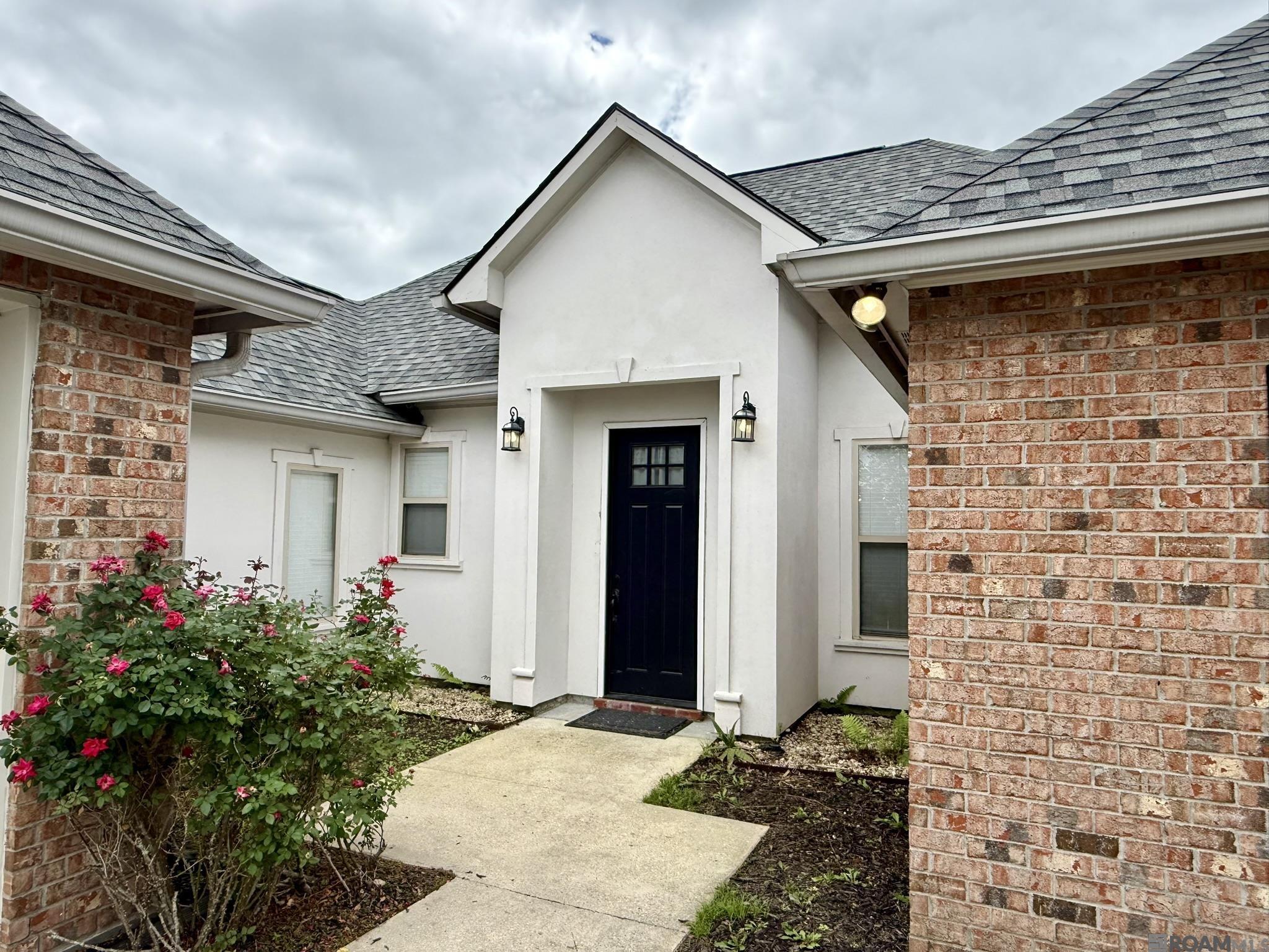 10408 Springtree Ave