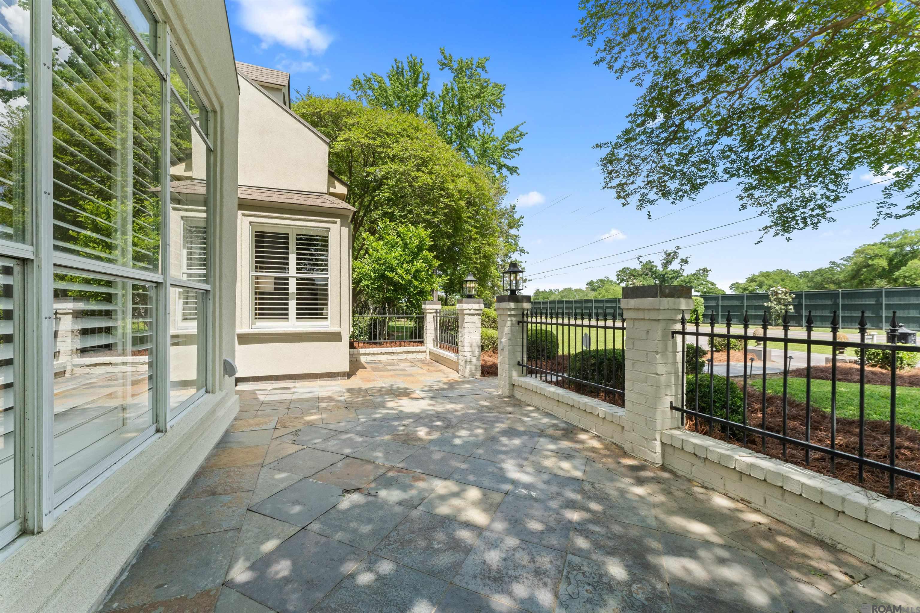 2768 Brentwood Dr