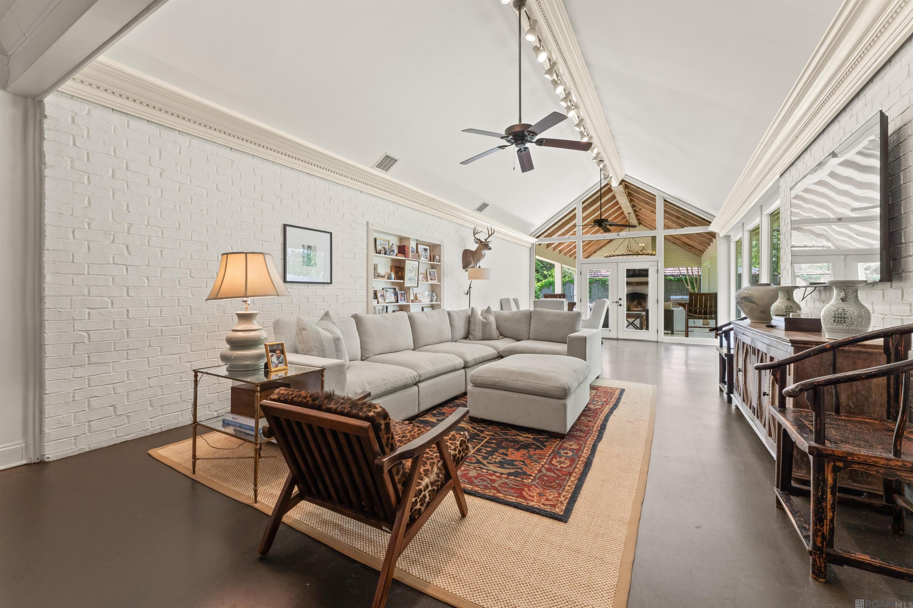2768 Brentwood Dr