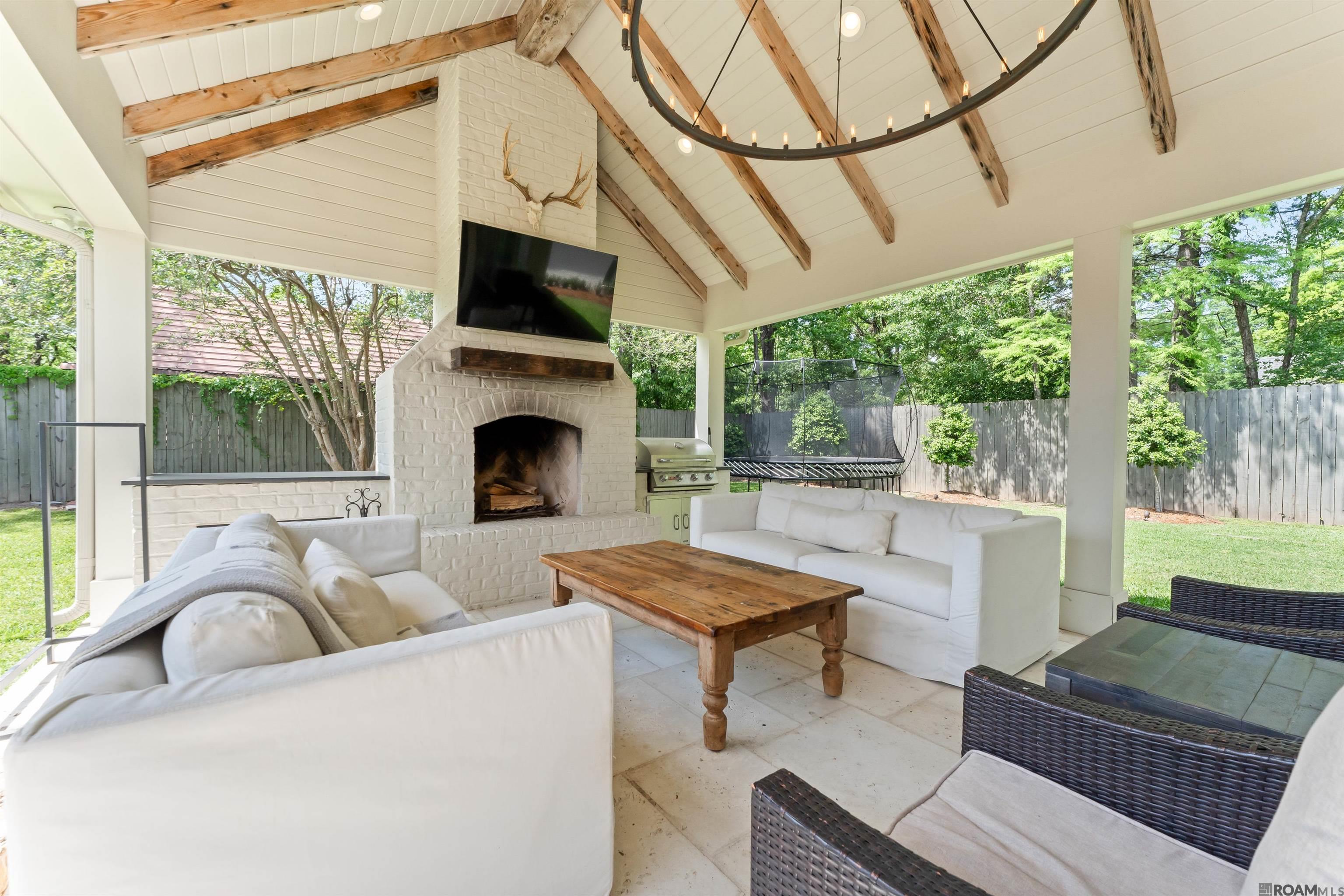 2768 Brentwood Dr