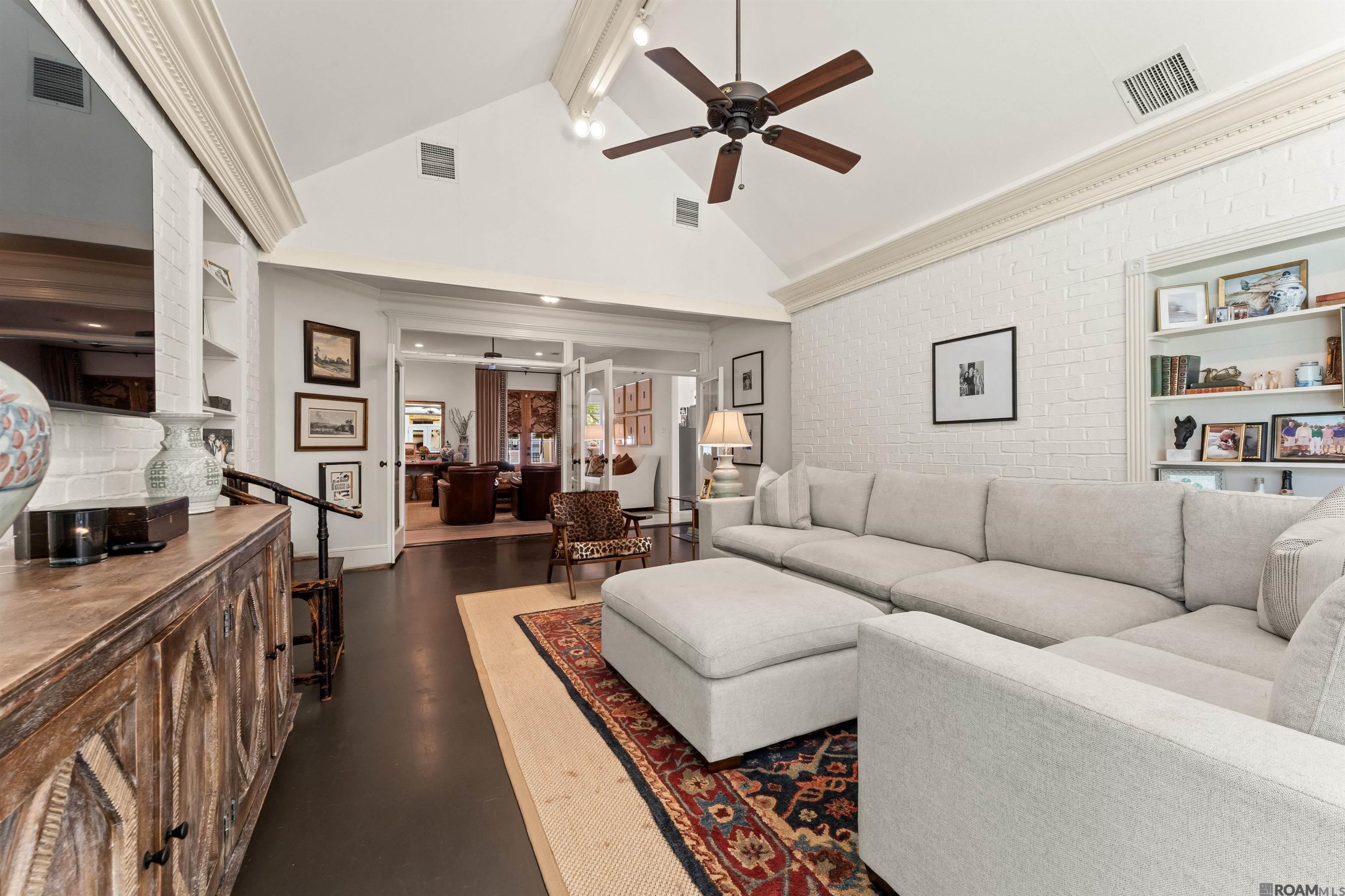 2768 Brentwood Dr