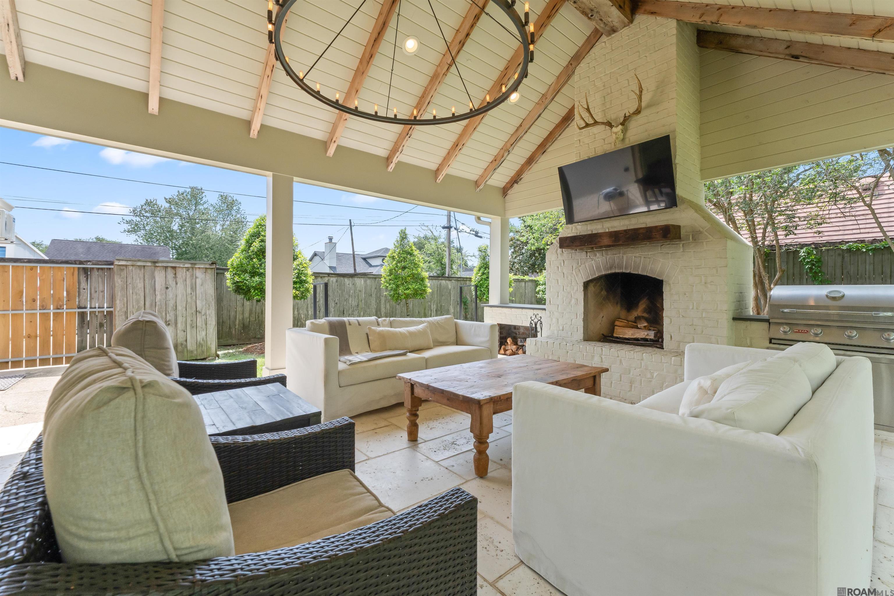 2768 Brentwood Dr