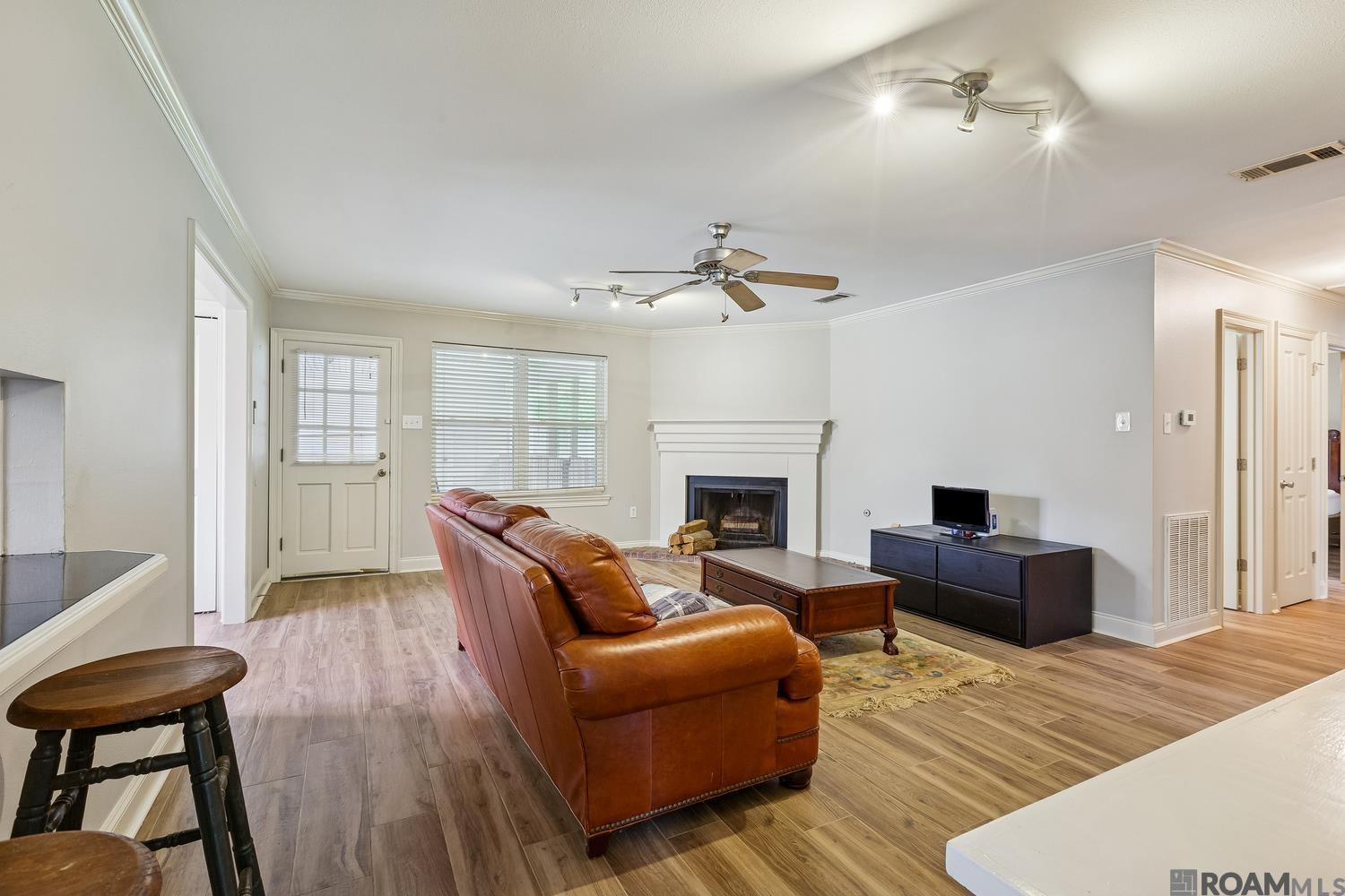 1614 Brookhollow Dr