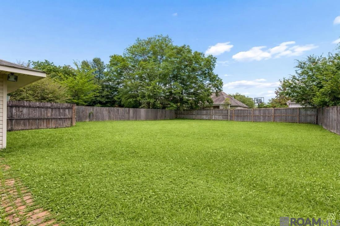 1614 Brookhollow Dr