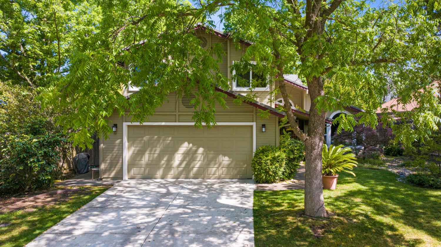 8065 Livorna Way