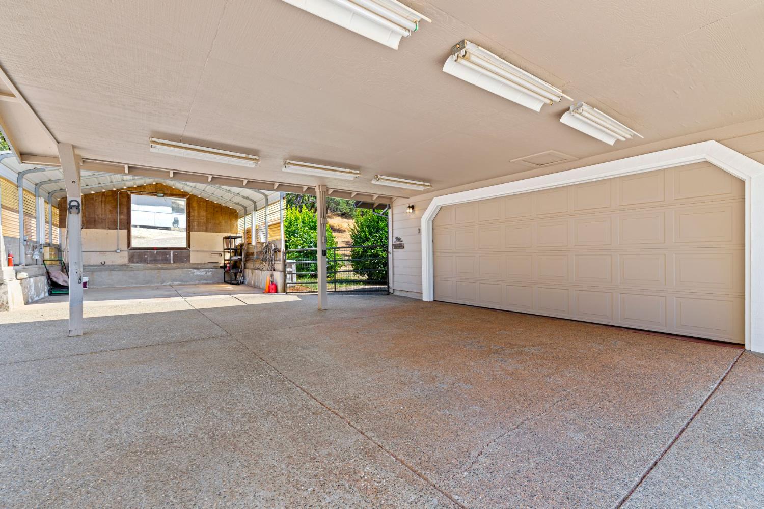 6840 Arena Lane