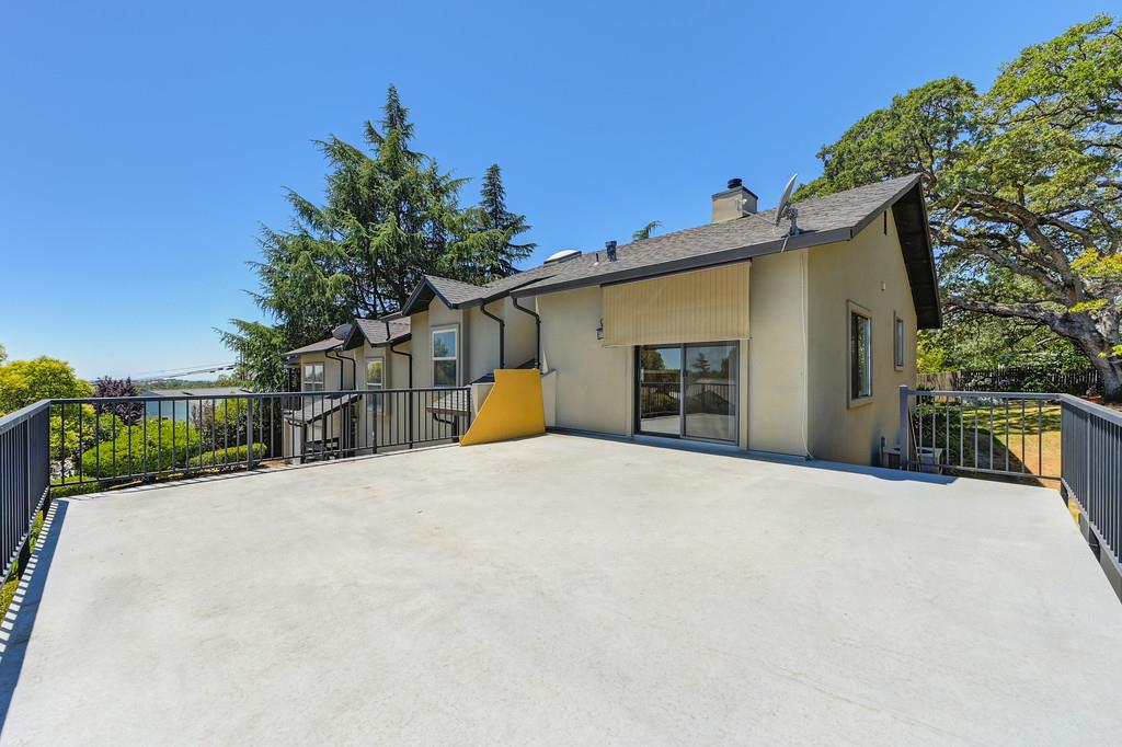 11215 Mountain View Court