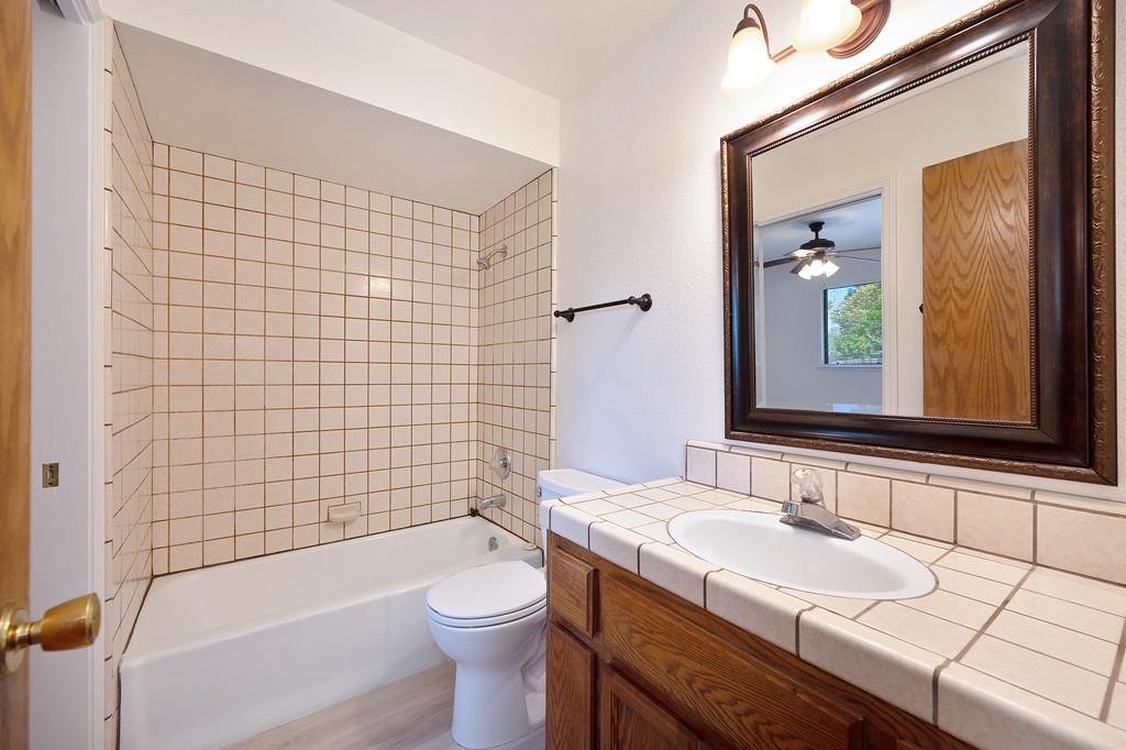 11215 Mountain View Court