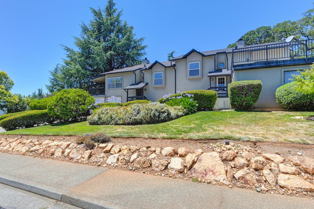 11215 Mountain View Court