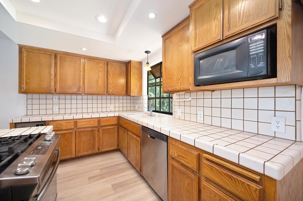 11215 Mountain View Court