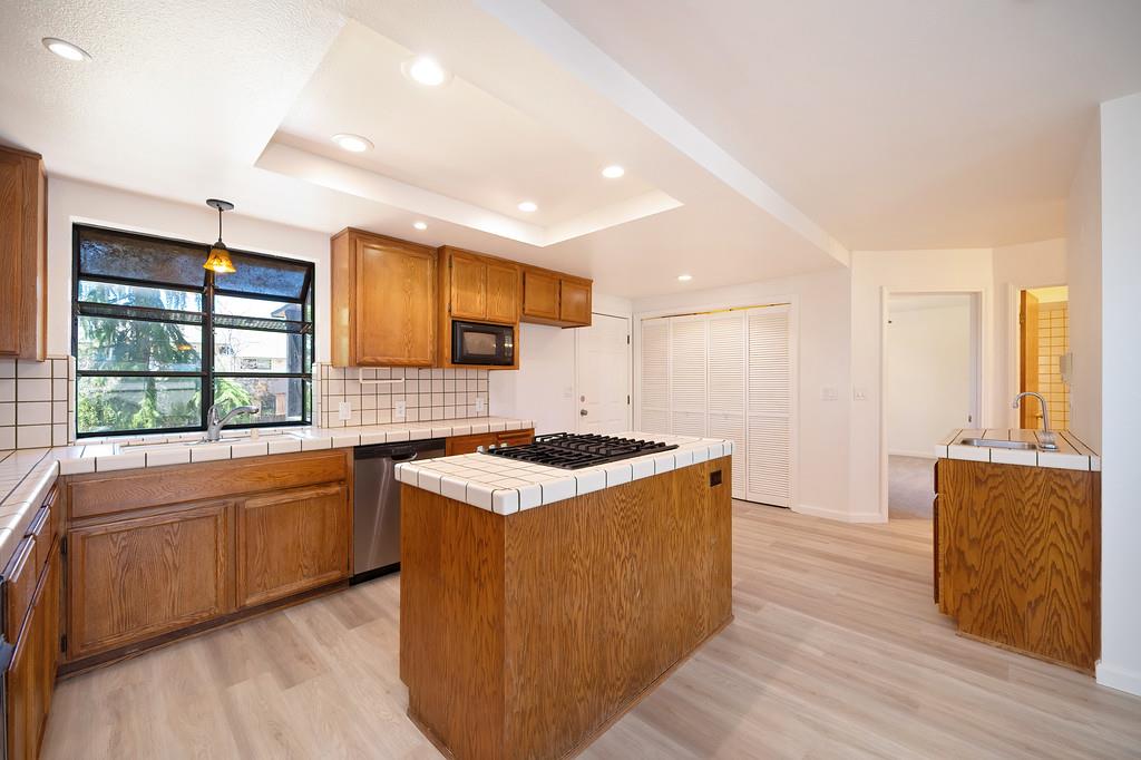 11215 Mountain View Court