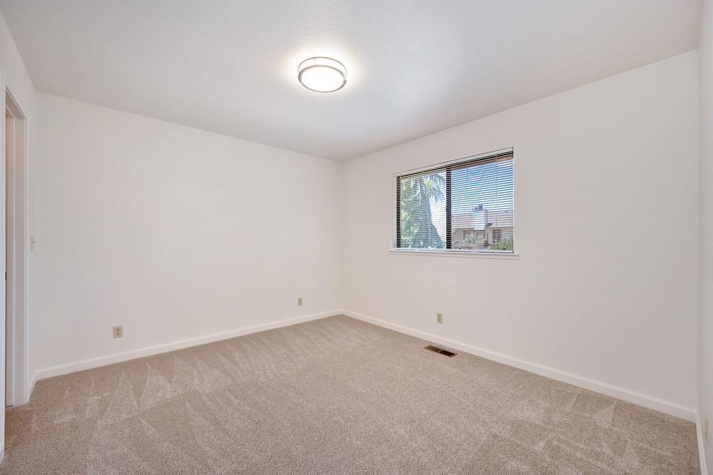 11215 Mountain View Court