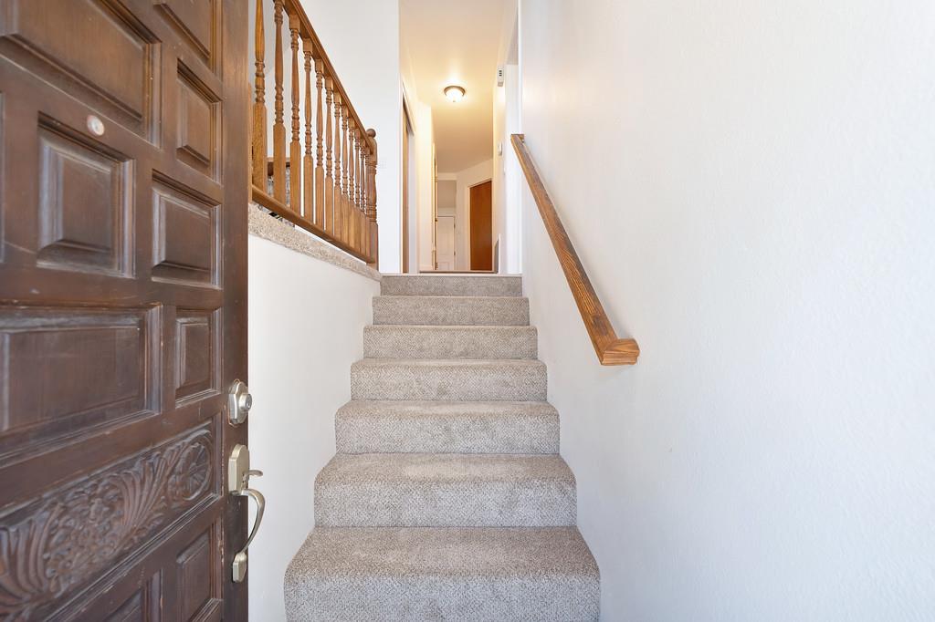 11215 Mountain View Court