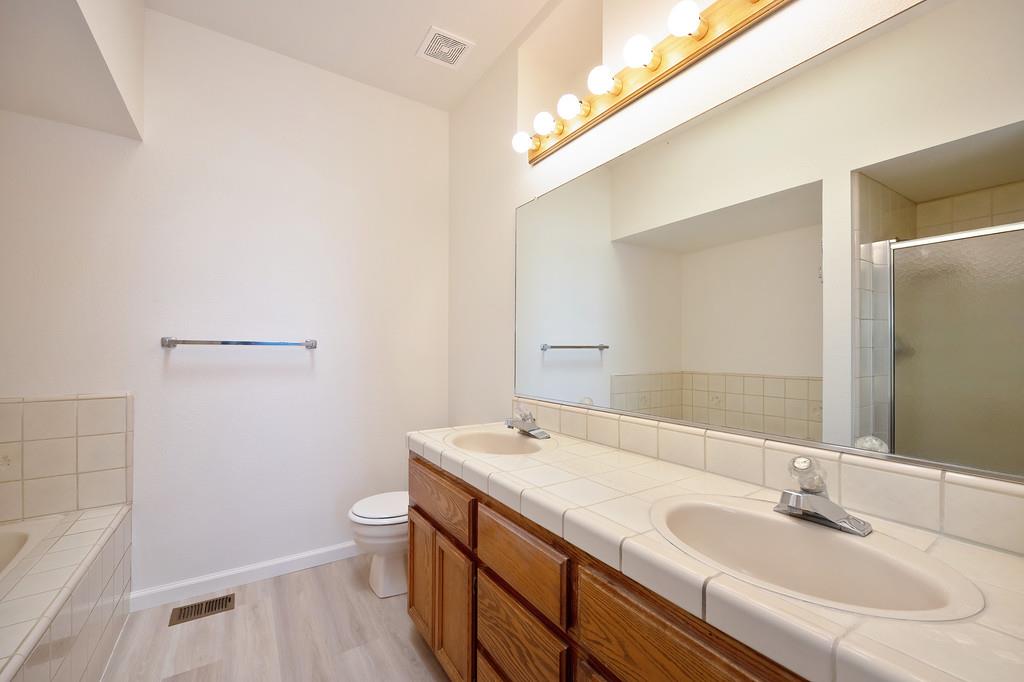 11215 Mountain View Court