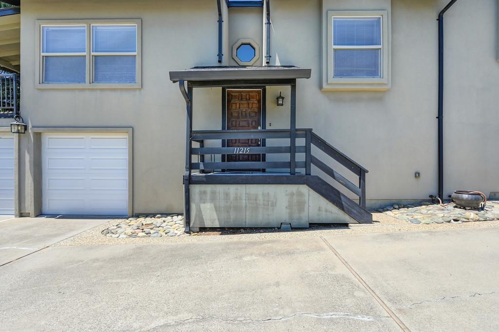 11215 Mountain View Court