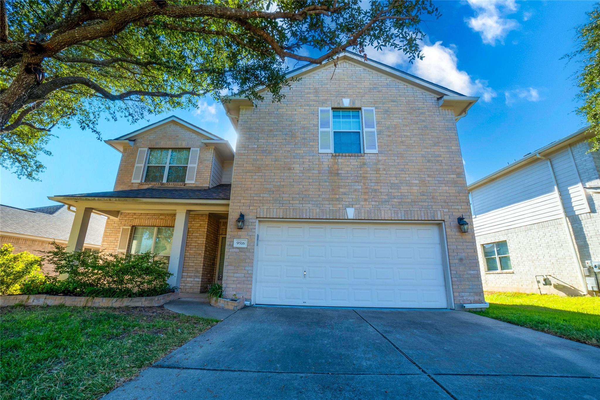 9516 Castle Pines DR