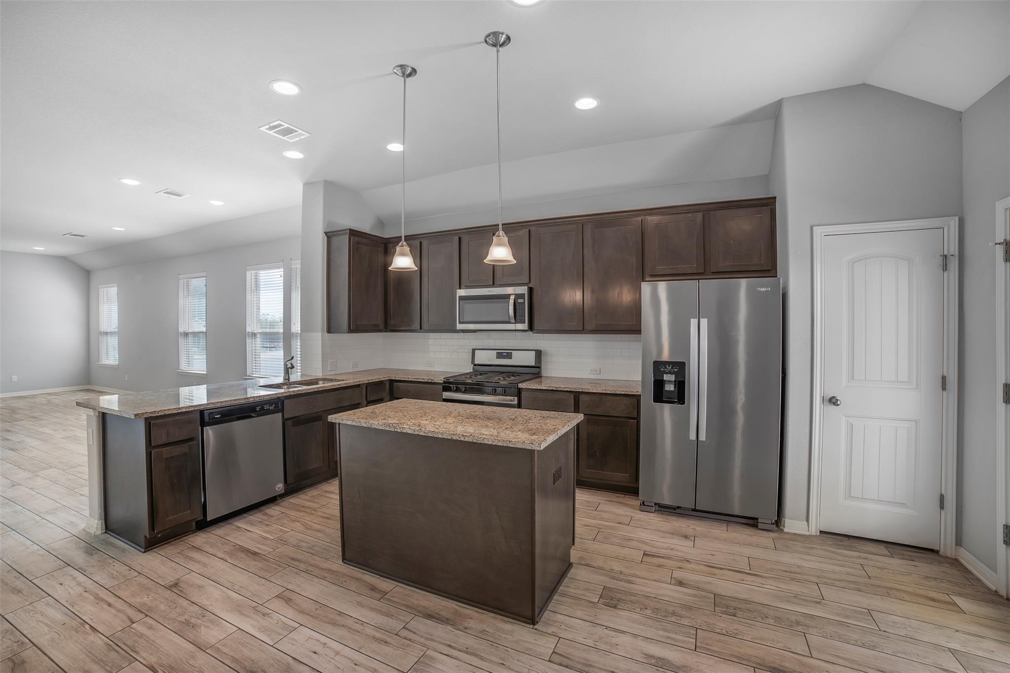 925 Centerra Hills CIR, Round Rock