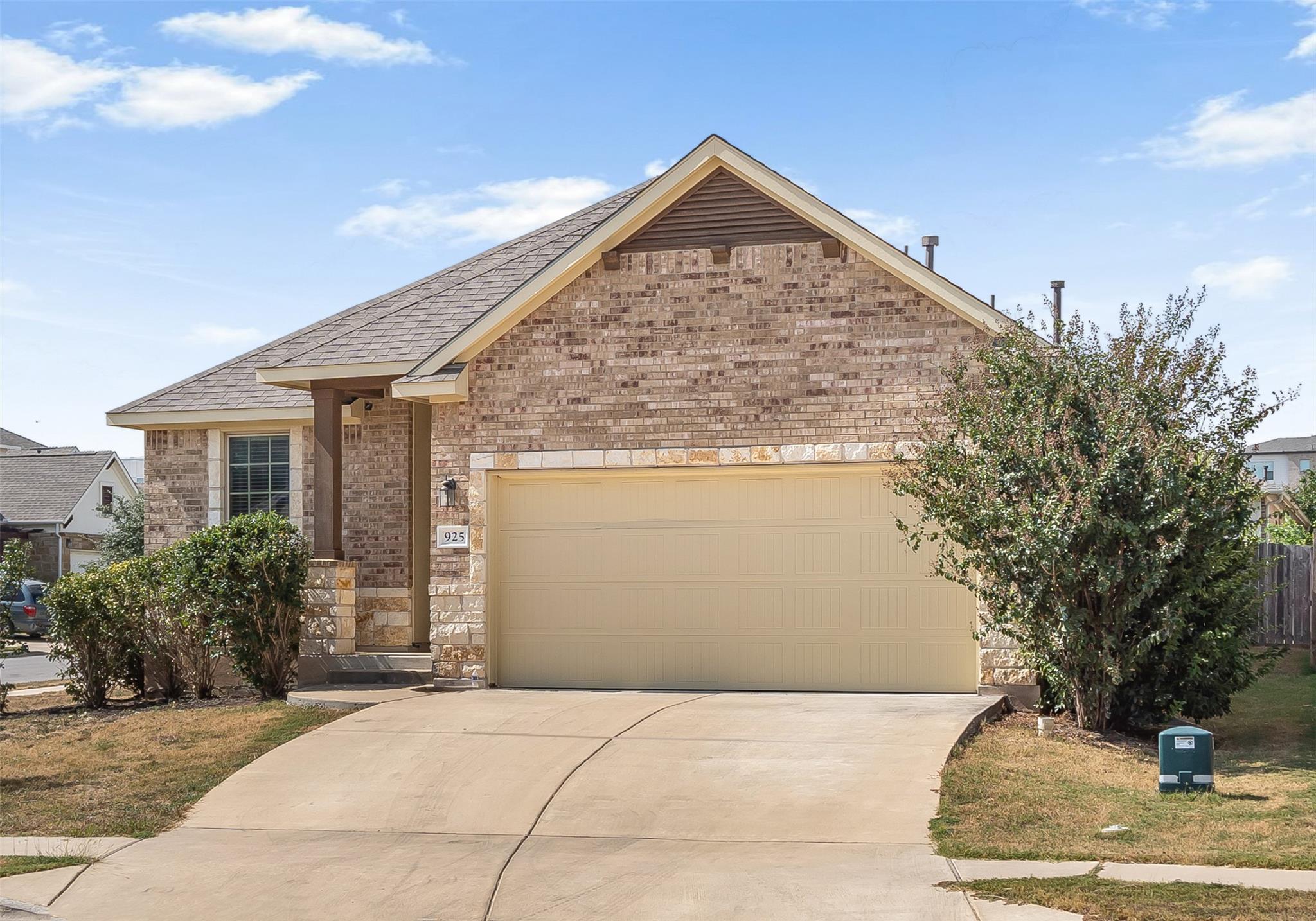 925 Centerra Hills CIR, Round Rock