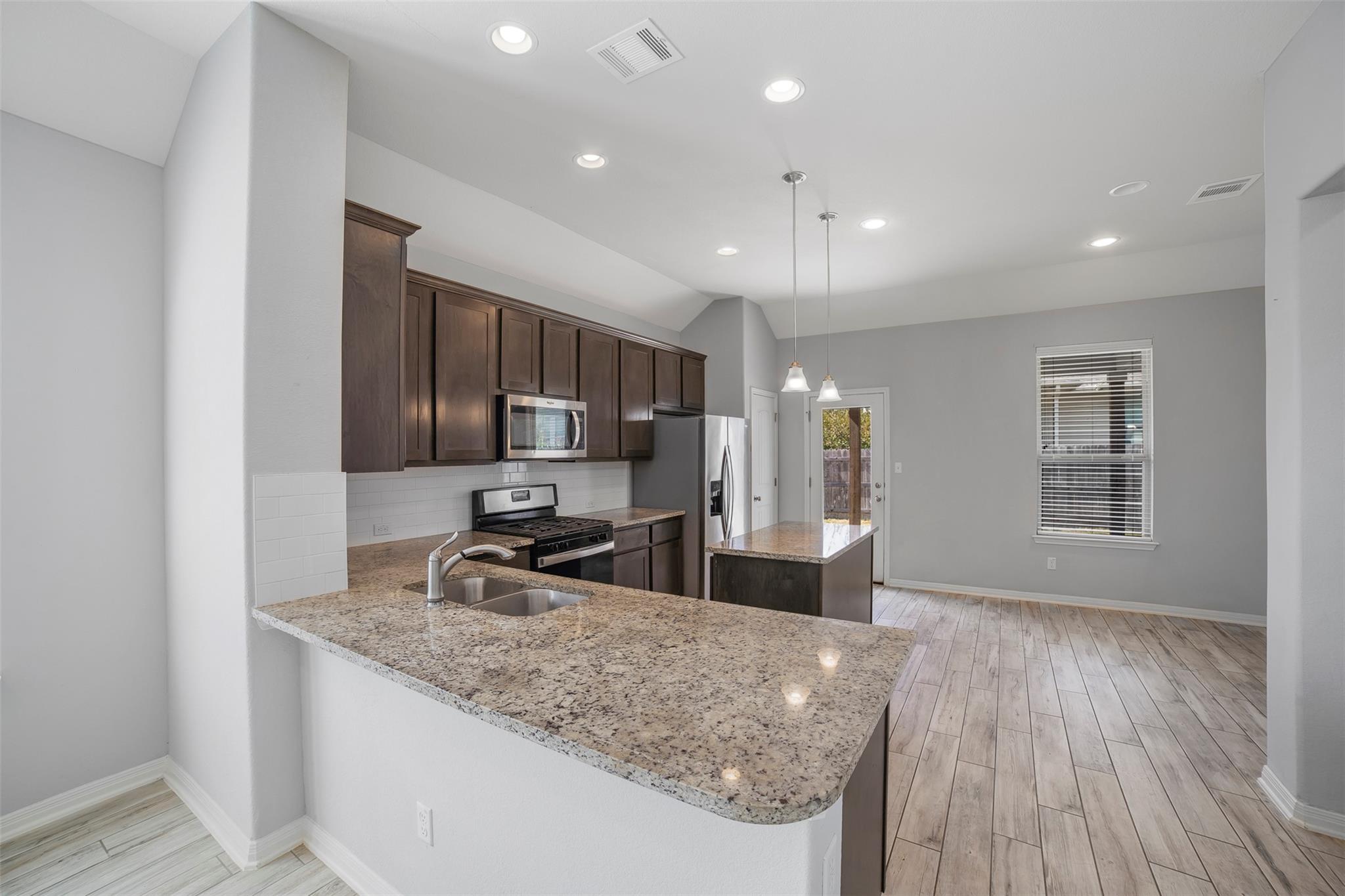 925 Centerra Hills CIR, Round Rock