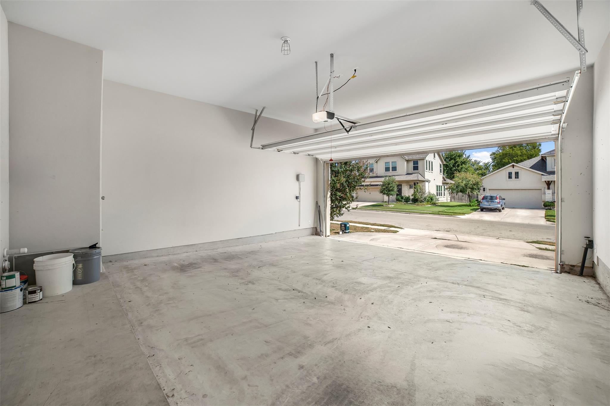 925 Centerra Hills CIR, Round Rock