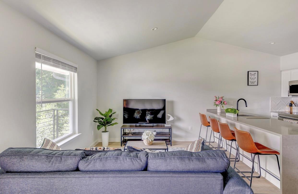 1205 Hollow creek DR # 202