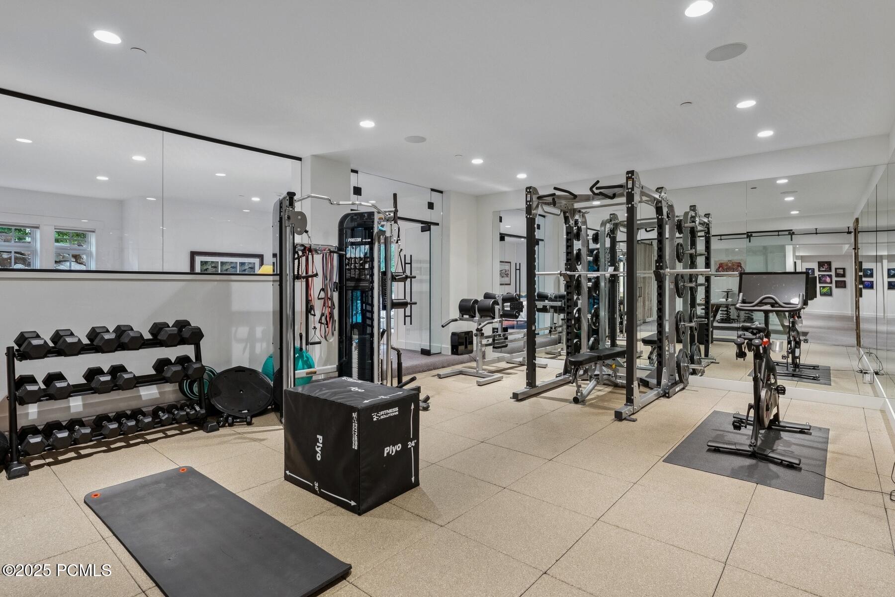 2505 W White Pine Lane