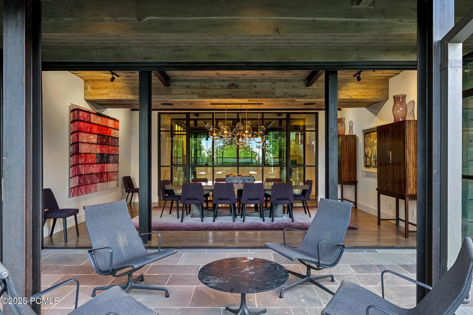 2505 W White Pine Lane