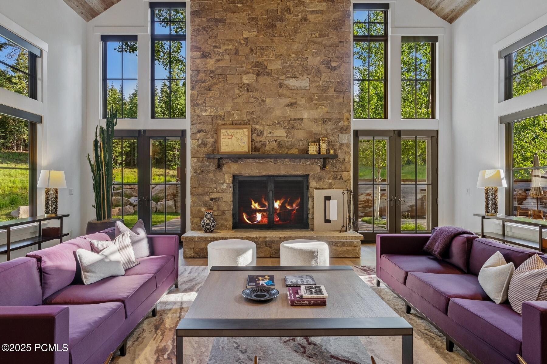 2505 W White Pine Lane