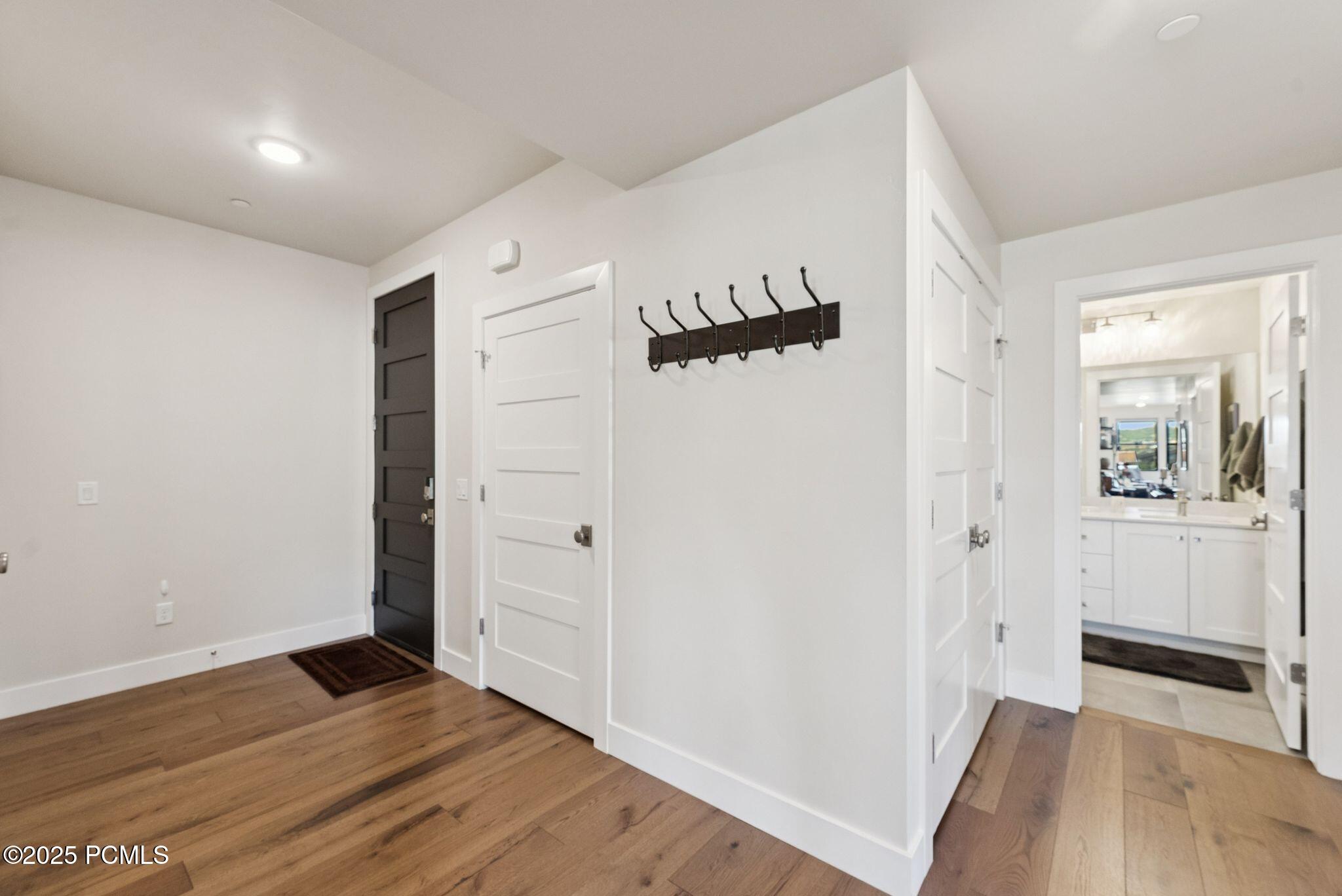 1121 W Helling Circle, 101