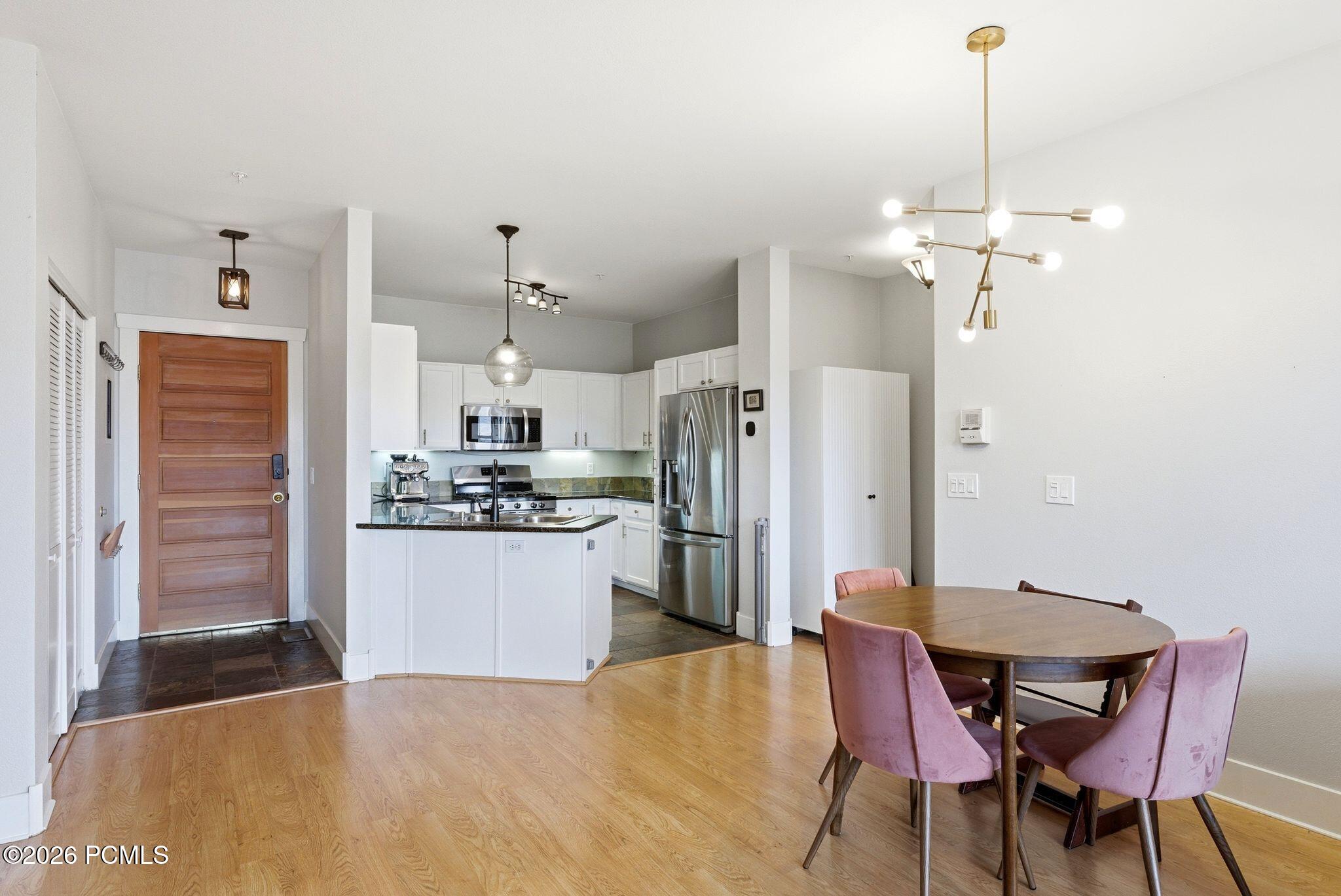 8231 Meadowview Court K12