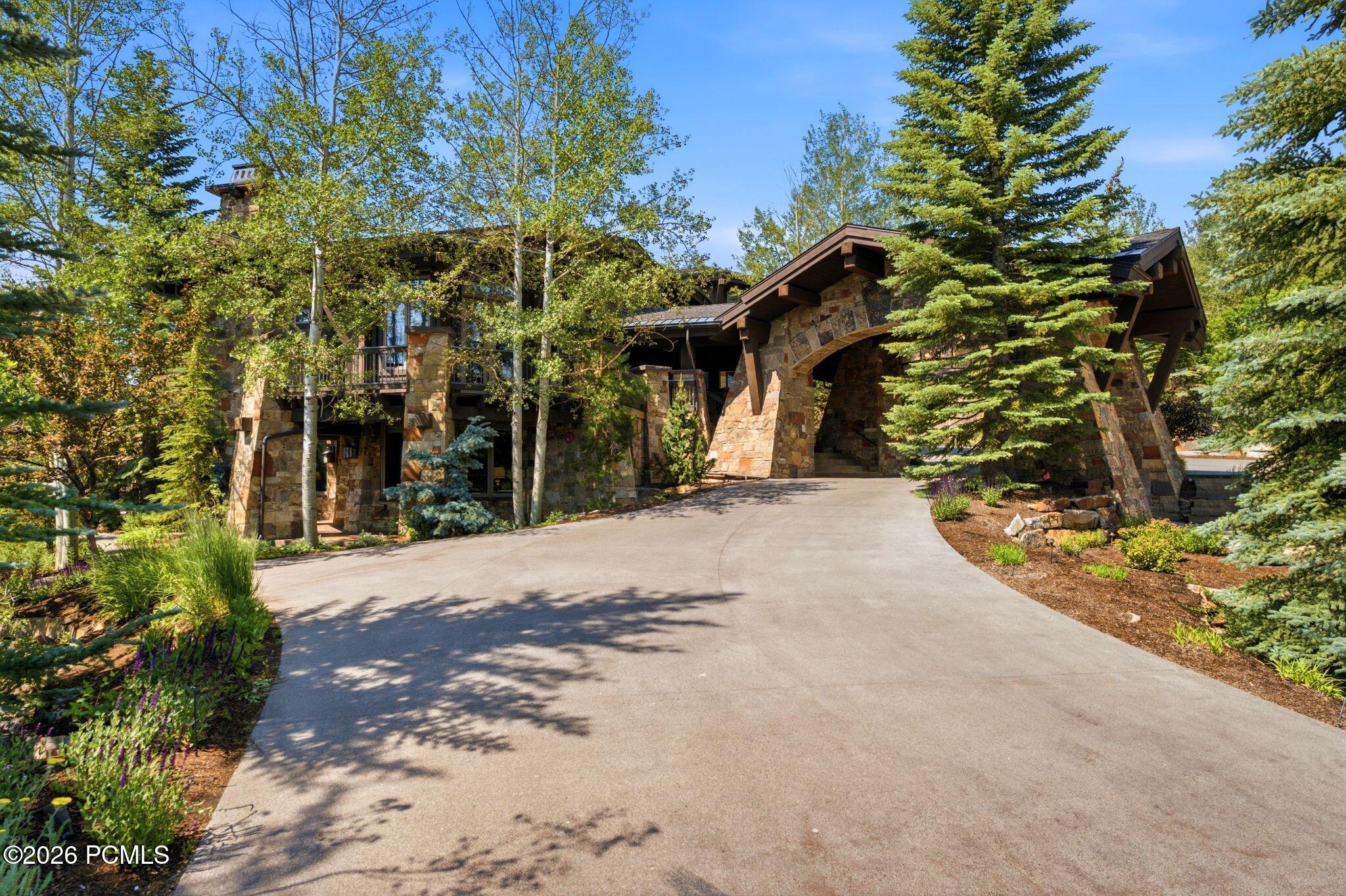 35 Sandstone Cove