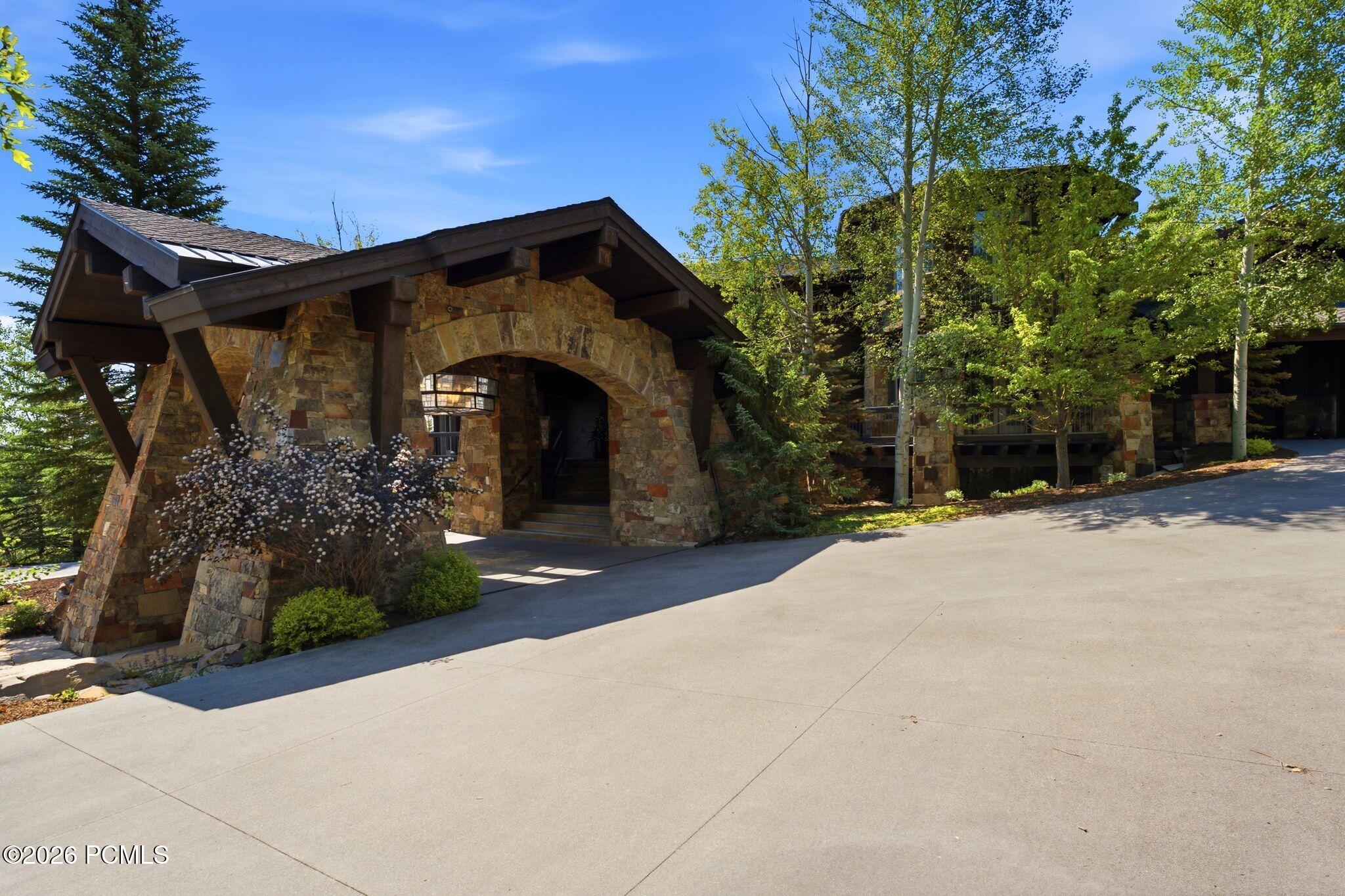 35 Sandstone Cove
