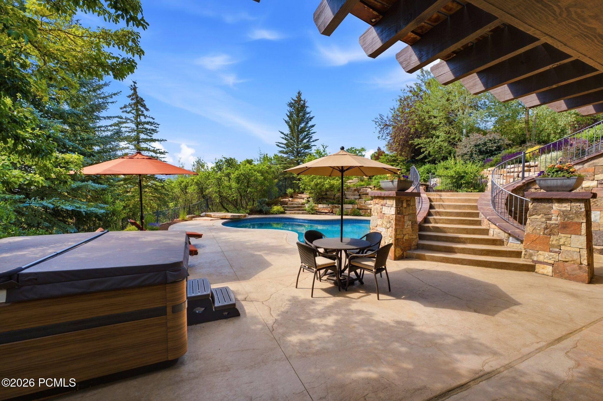 35 Sandstone Cove