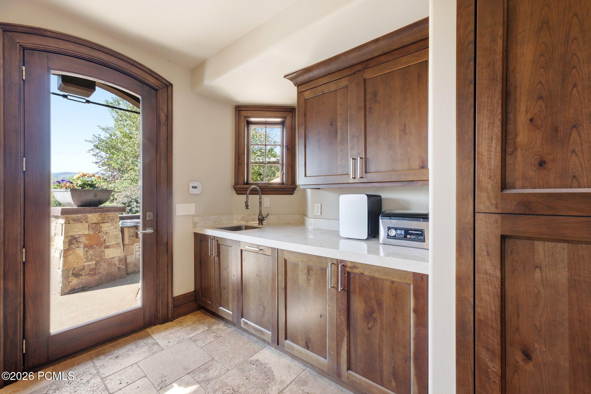 35 Sandstone Cove